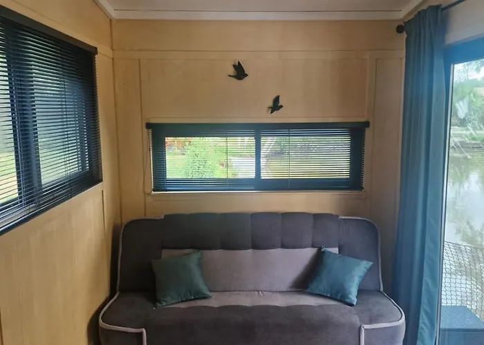 Sur L'eau Dans Un Cadre Idyllique *